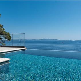 6 bedroom villa with infinity pool and sea views, Korcula Island, sleeps 12